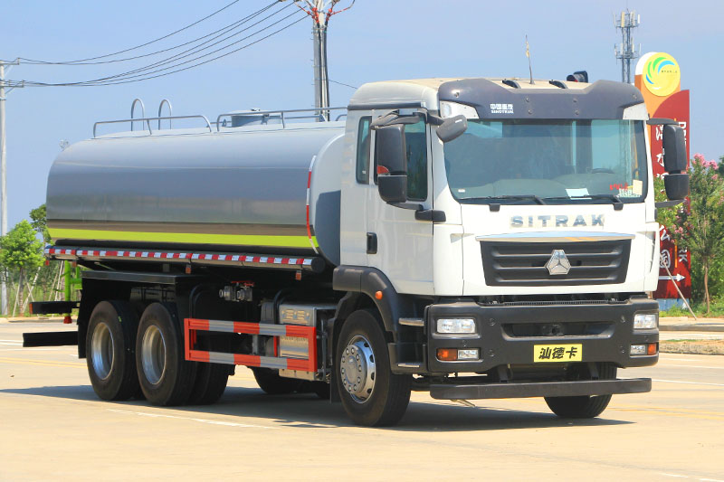 重汽汕德卡後八輪灑水(shuǐ)車（18方）