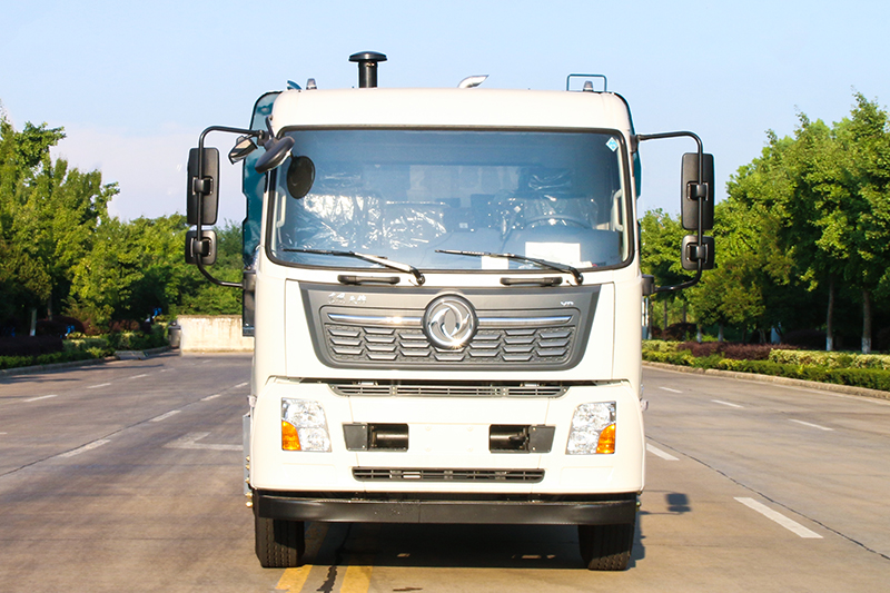 東風(fēng)天錦吸塵車（選裝後置滾刷 3水(shuǐ)7塵）（2水(shuǐ)7塵）